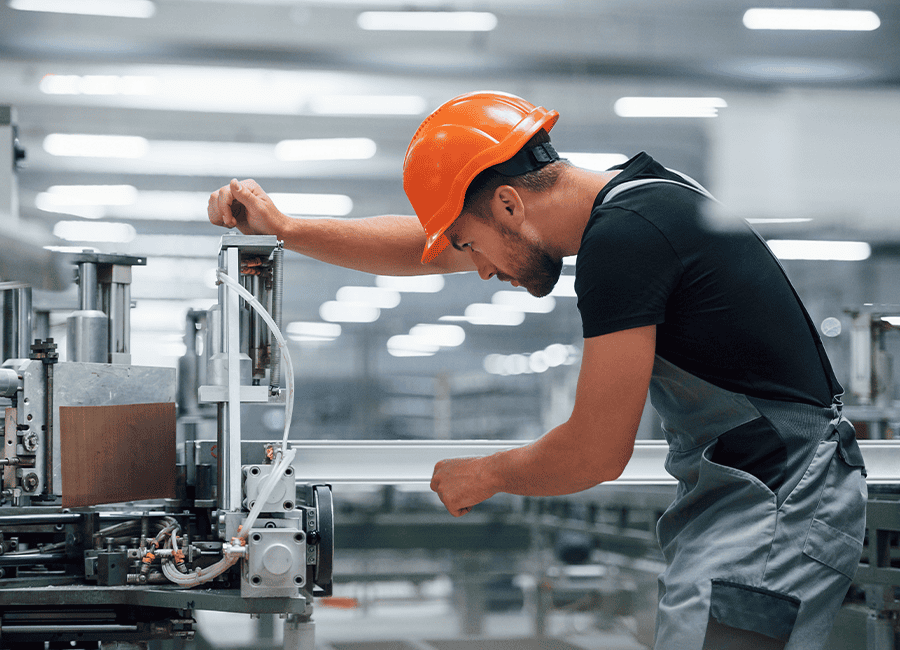 Czym jest SMED i jak przyspiesza procesy produkcyjne?